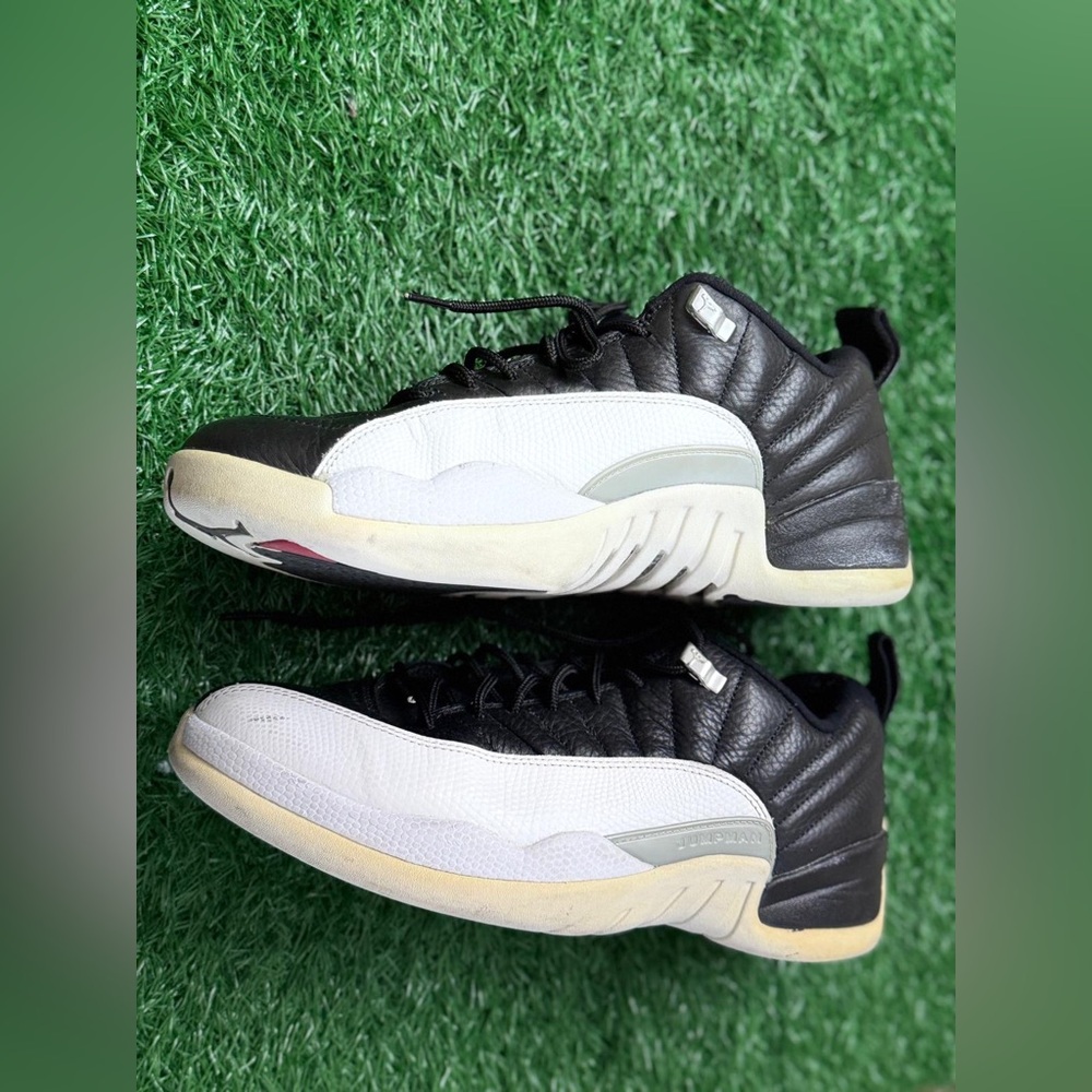 Jordan‎ 12 Retro Low
Playoffs Size 9